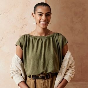 NWT Olive Green Banana Republic Linen-Blend Gathered Top (Size Medium)